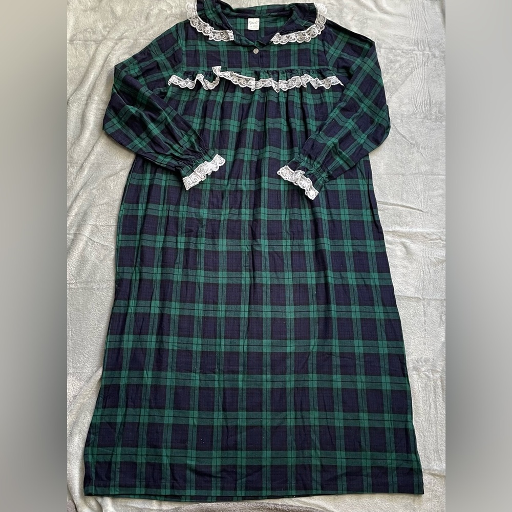 Carole Nightgown Medium Flannel‎ Plaid Cottagecore Lace Trim USA Vintage